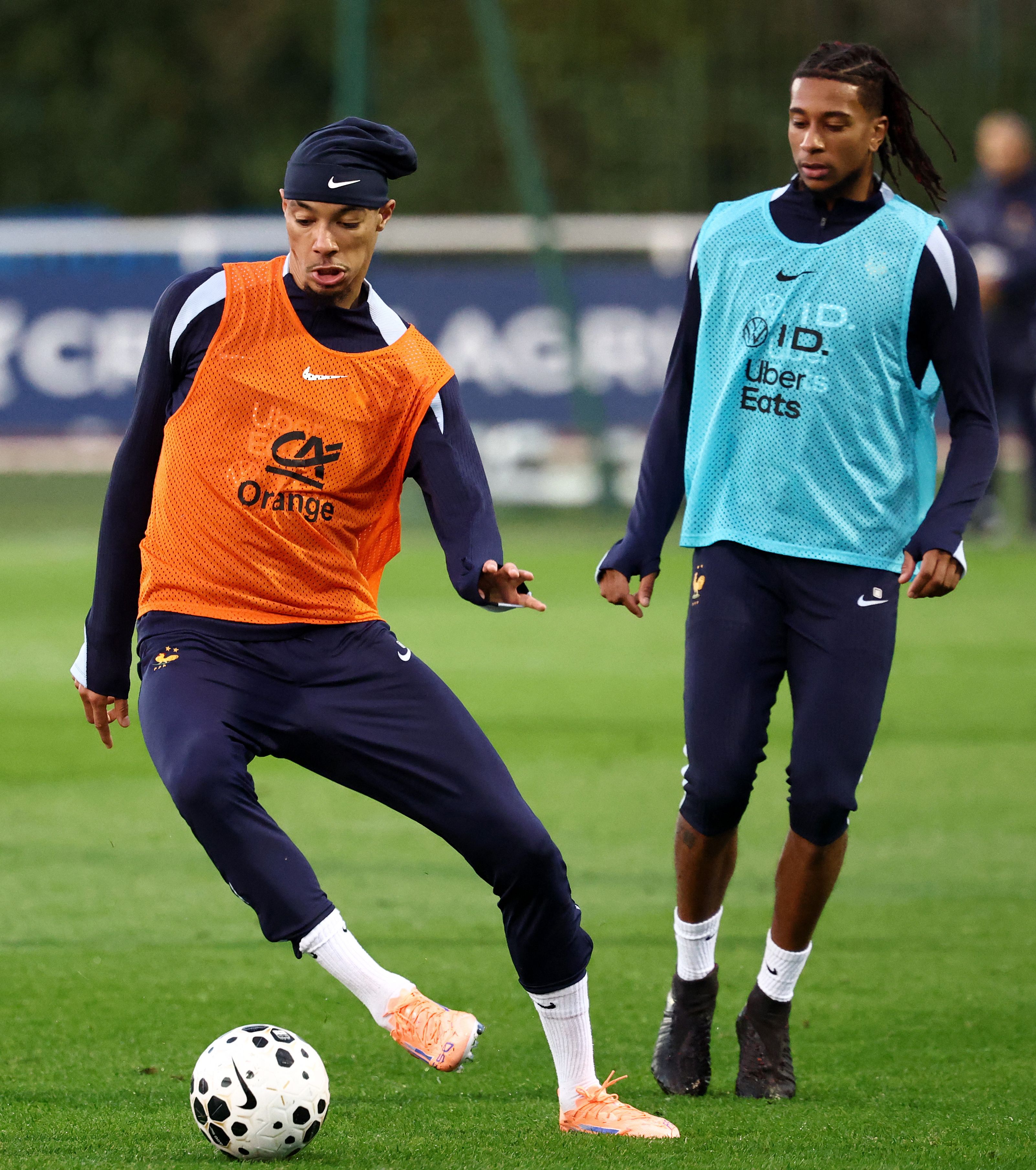 包含赛后阿贾克斯备战法甲,防线松动细节曝光,目标明确,年轻球员得到机会的词条 包含赛后阿贾克斯备战法甲,防线松动细节曝光,目标明确,年轻球员得到机会的词条