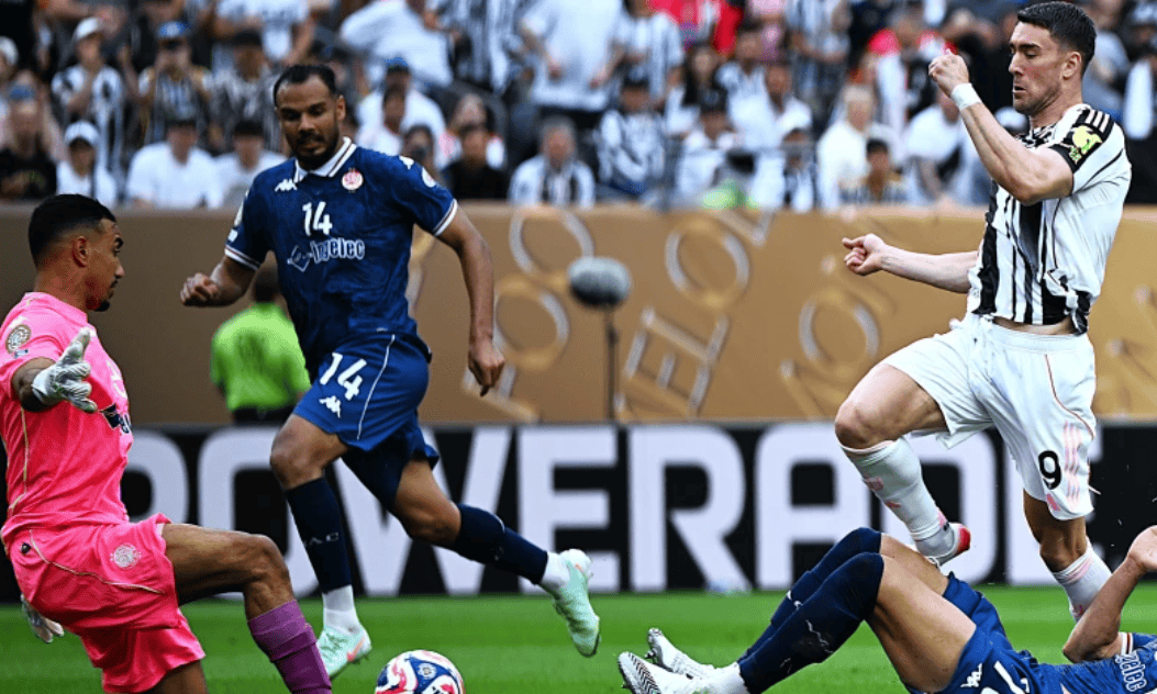 尤文图斯训练开放日;赛前防线松动引欢呼;足总杯在即;赛程密集仍需轮换的简单介绍 尤文图斯训练开放日;赛前防线松动引欢呼;足总杯在即;赛程密集仍需轮换的简单介绍